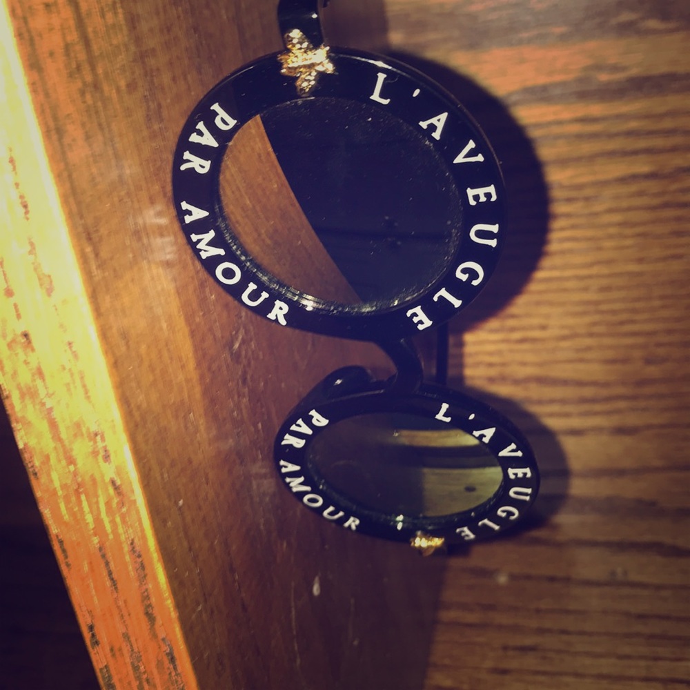 Round reflective sunglasses